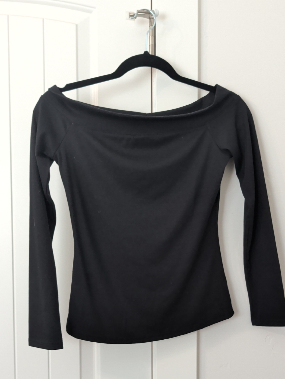 Unique Vintage Off-the-Shoulder Long Sleeve Top — Size M